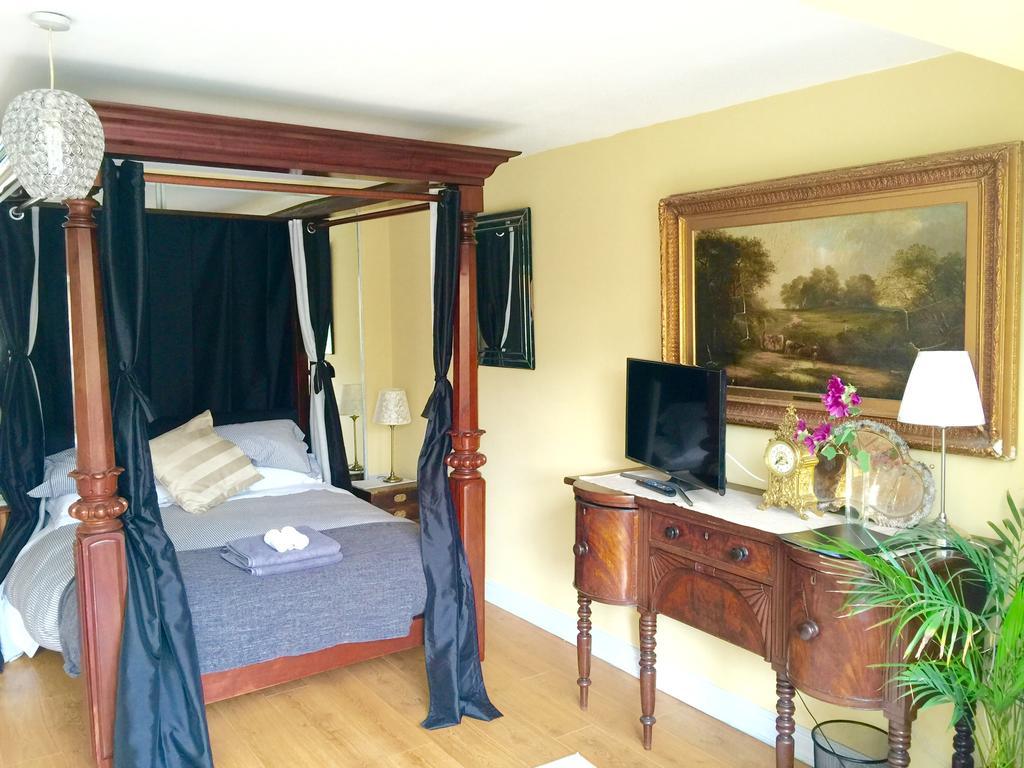 Affittacamere Lynbrook Grove 5*