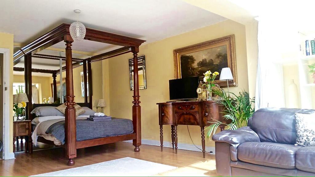 Affittacamere Lynbrook Grove 5*